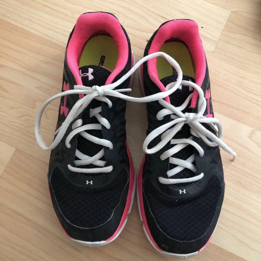 Under armour tennis shoes